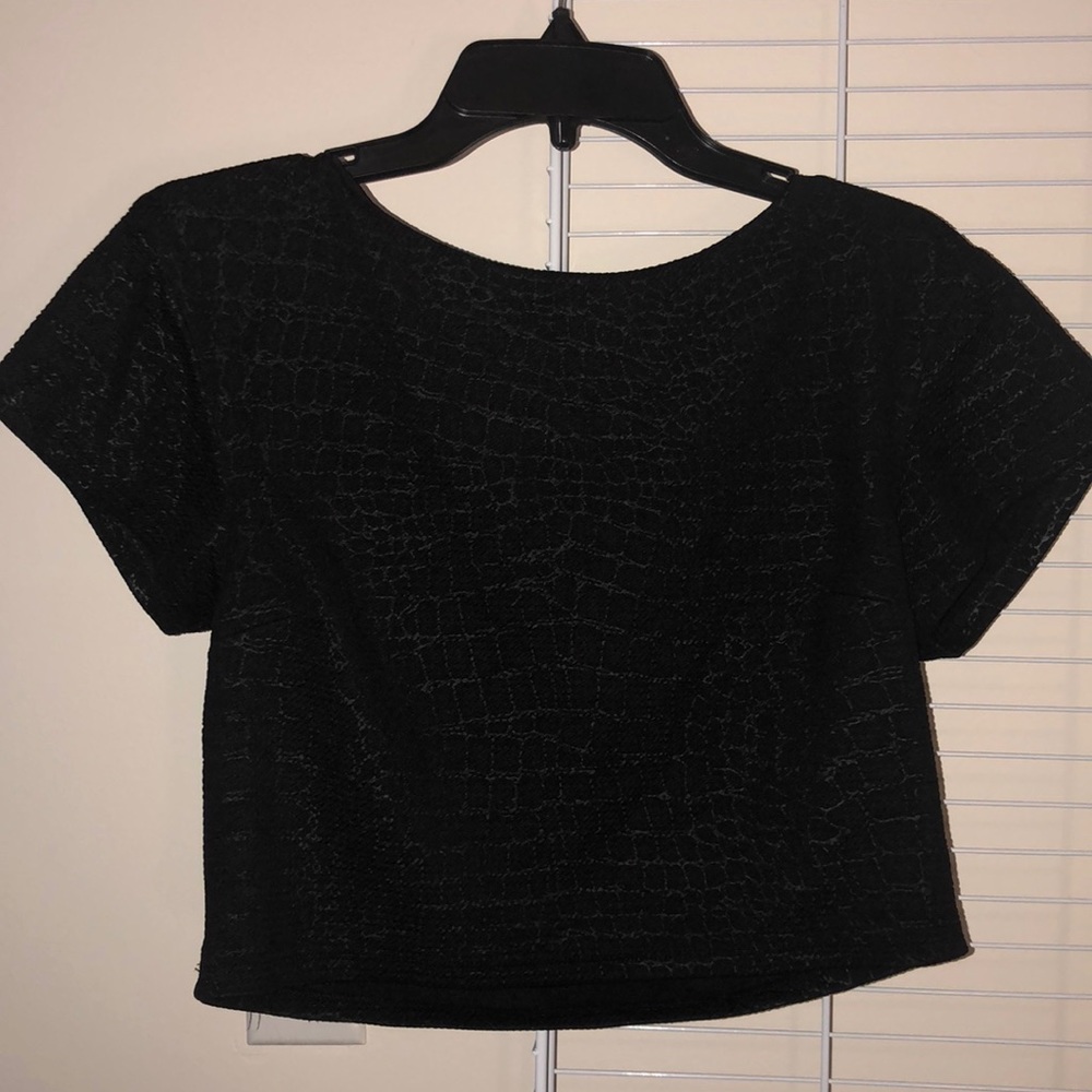 ! Bebe snakeskin print crop top